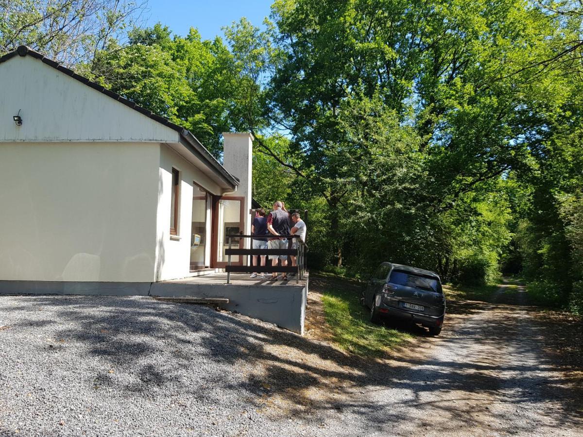 Mooie Bungalow In De Prachtige Natuur Hastiere-par-dela Kültér fotó